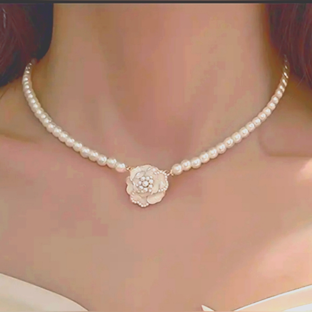 Women's pearl necklace - Picture 3 of 6